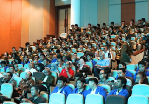 AAUI Perkuat Literasi Asuransi dan Kepedulian Lingkungan di Hari Asuransi 2025